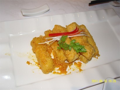 黃金鱈魚, 先炸後用蛋黃炒成, 好味但勁高膽固醇, RMB138