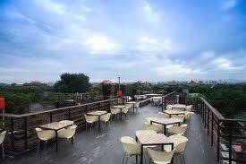 能遠眺紫禁城的天台餐廳, 景觀很開揚~