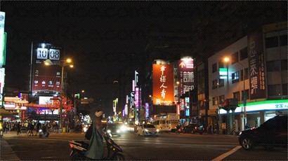熱鬧的台北夜晚