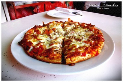 "Tuna Pizza"..另加mozzarella cheese topping