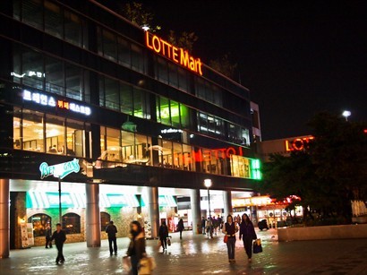 吃完晚飯便去了首爾站的Lotte Mart買零食了！