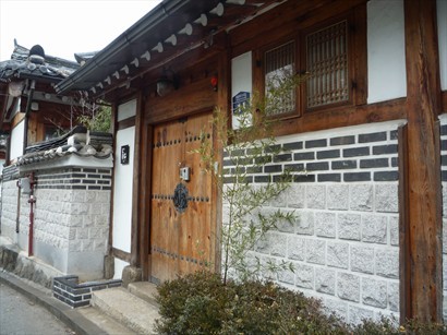 韓國屋的屋瓦均保留傳統特色。
