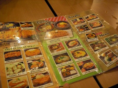 餐牌全韓文，靠睇圖辨物。