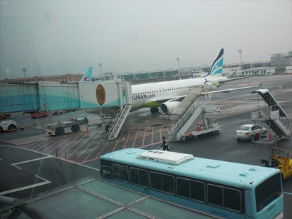 釜山航空航機，上得機喇！