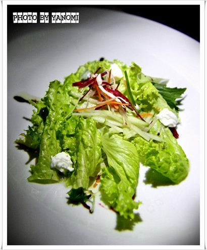 "Beet Salad"..上層有青蘋果絲+feta cheese