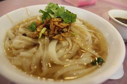粄條 a Taiwanese rice noodle