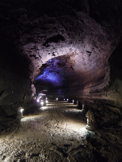 萬丈窟是亞洲最長的溶岩洞