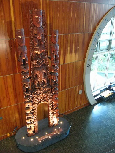 毛利文族木雕