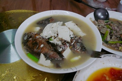 鮮明足料的豆腐魚湯