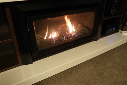 雖然紐西蘭11月尾已是夏季，但入夜氣溫只有12~13度，有火爐取暖最好!!