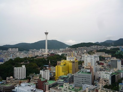 樂天百貨光復店11樓的展望台可以遠眺釜山塔！