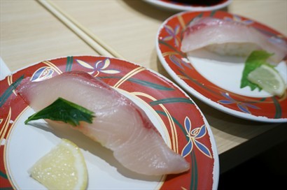 紅鰤魚壽司 (200YEN一件)