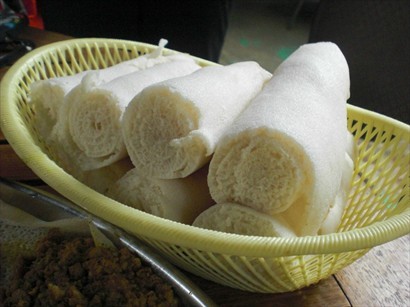 Injera（埃塞俄比亞「白糖糕」），似熱毛巾嗎？