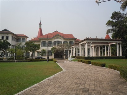 Phiman Chakri Hall