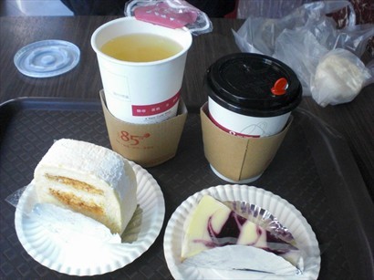 韓國柚子茶、招牌咖啡、拿破崙、是藍莓大理石。