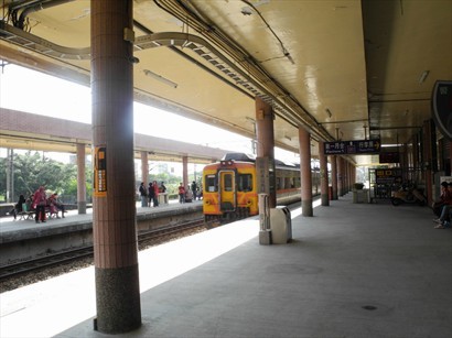 羅東車站：月台