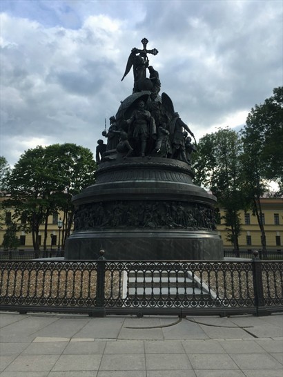俄羅斯千禧紀念銅雕