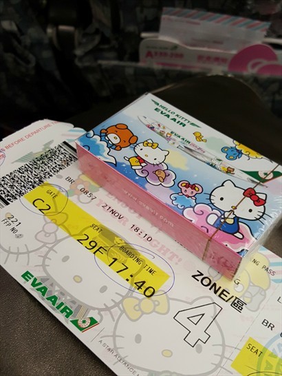 Hello Kitty登機證及啤牌