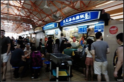 人所共知的天天海南雞飯是當地出名的，來麥士威熟食也是必吃的一間店，來到便排長龍，賣飯的速度也很快。