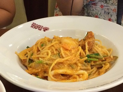 PAN FRIED SPAGHETTI WITH SEAFOOD CURRY
