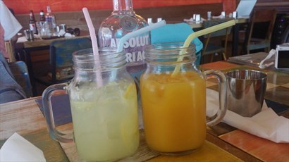 Lemonade 及橙汁 4000韓圓