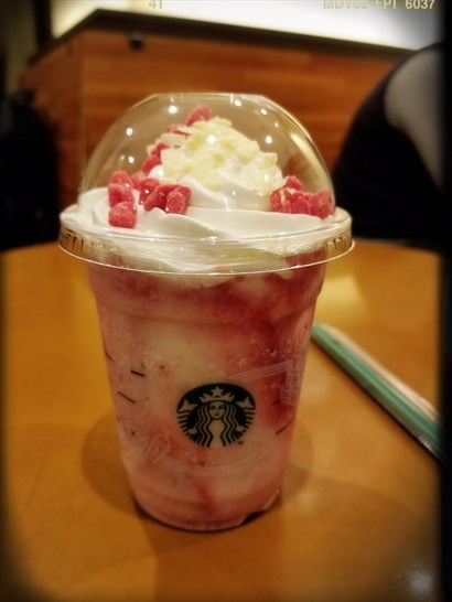 Raspberry White Chocolate Frappuccino（580円/Tall）