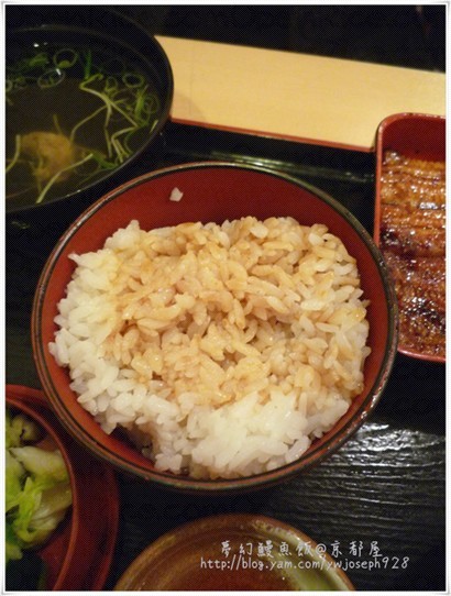 澆了鰻魚汁的米飯