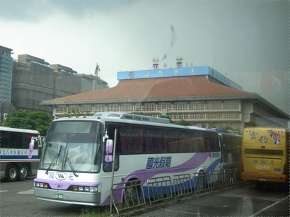 台北車站 (攝於國光巴士上)