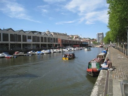 Pubs and restaurants along the canal