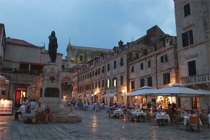 Picture 7: a quiet square, Dubrovnik