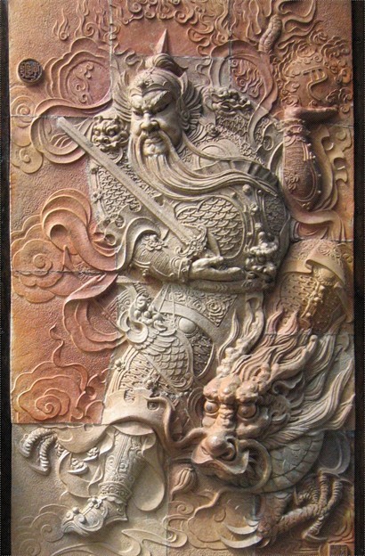 正門的陶瓷門神像